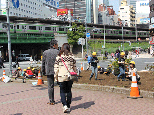 JR五反田駅前
