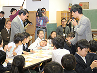 第1部 笑って楽しんで学べる学校=笑楽校(吉本興業)
