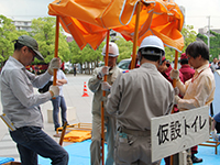 仮設トイレ組立訓練