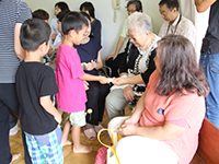 園児から祖父母へしおりのプレゼント