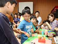 LEDでつくるワークショップ「ピカピカひかる!おもちゃをつくろう!」