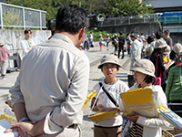 質問する子供たち