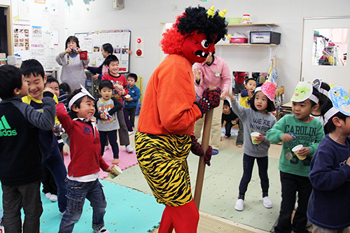 「おにはそと」皆で鬼を撃退