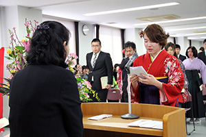 卒業生、櫻井裕子さんによる答辞