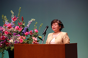 学生代表、帰山則子さんの抱負の言葉