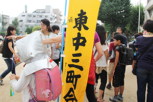 避難場所の校庭　東中三町会