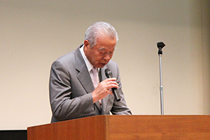 来賓を代表しあいさつする宇田会長