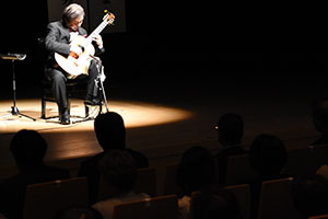 中島茂さんのギター演奏