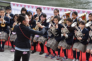 日野学園の金管バンド演奏