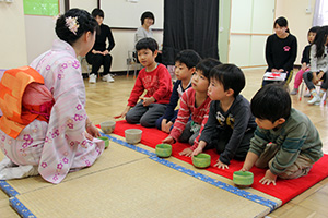 礼儀を学ぶ