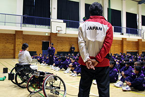 二條選手に質問する生徒