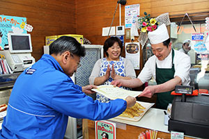 館長から表彰状授与