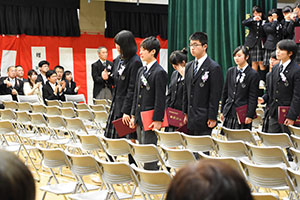 東海中学校卒業式卒業生退場