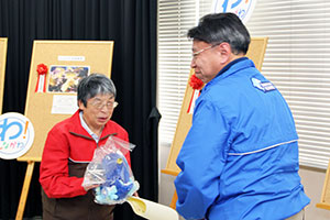 賞状を受け取る「しながわ水族館賞」受賞者