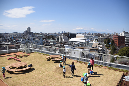 屋上庭園から二葉方面を望む