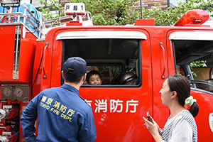 憧れの消防自動車に乗車