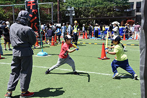 チャンバラに真剣になる子ども