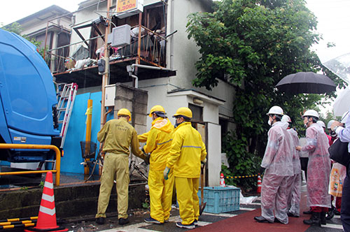 行政代執行でごみを撤去