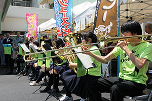 八潮高校管弦楽部による演奏