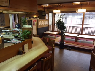 天ぷら季節料理 ぬの川の店内