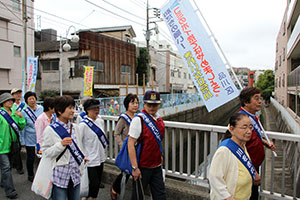 立会川での美化啓発活動