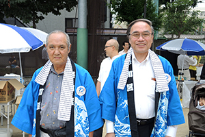 会場を訪れた濱野区長