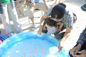 荏原第三地区区民まつり ゴムボールすくい