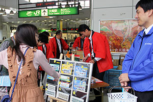 大崎駅前のブース