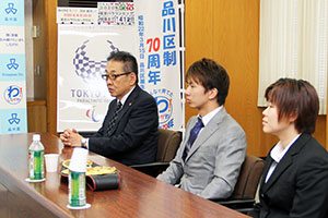 懇談 渡辺会長、田口選手、古川選手(左から)