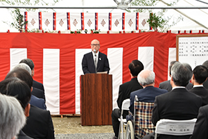 祝辞を述べる 品川地区町会連合会 金子会長