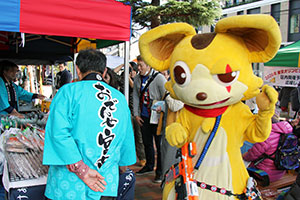 会場に商店街キャラクターが出現