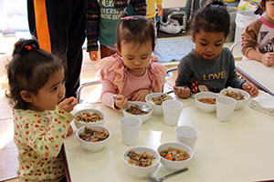 備蓄食糧での昼食もおいしい