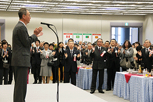 千葉会長による三本締め