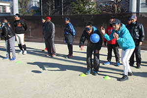 少年野球連盟ボールを確認