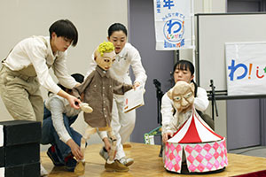 ステージ パペットシアター「ピノッキオとゼペットじいさん」上演中