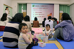 講演会　「避難時の荷物」の説明