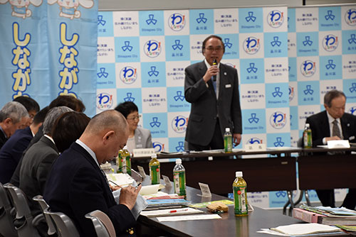 冒頭あいさつする濱野会長