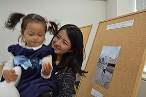 “スマイルキッズ大賞”に輝いた竹本さん親子