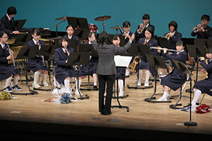 鈴ヶ森中学生の吹奏楽演奏