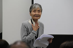 兄から聞いた話を語る新島さん
