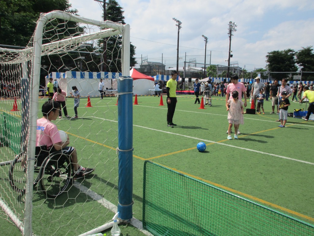 ブラインドサッカー　キーパーに向かってシュート