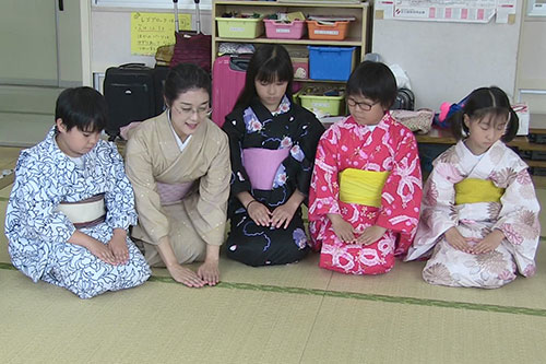 浴衣での作法を学ぶ