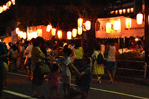 夜の会場風景