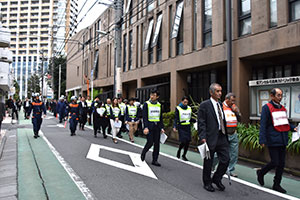 一時滞在施設に誘導