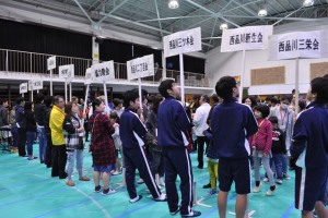 雨にもかかわらずおよそ600人の方が集まってくれました