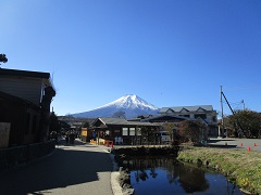 鏡池から見た富士山