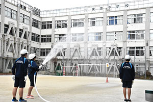 東海中学校 一斉放水訓練