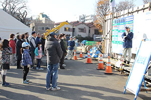 開会式であいさつする河川下水道課長