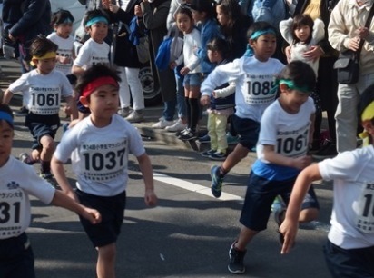 荏原の町を走る選手