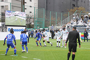 試合の様子　日本ボールによるセットプレー